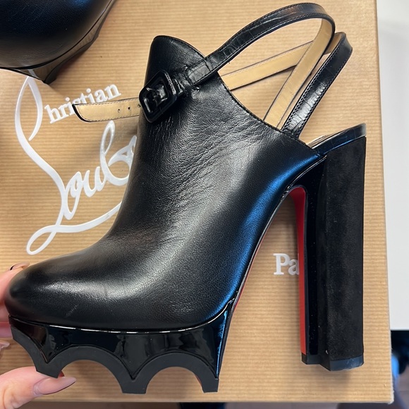 CHRISTIAN LOUBOUTIN - NEVER WORN - Picture 2 of 5